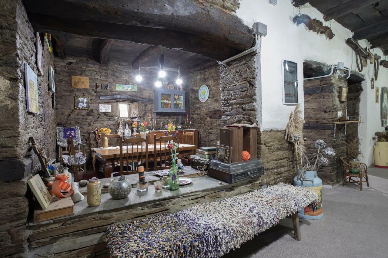 A Fonte Das Bodas Samos Luaran gambar